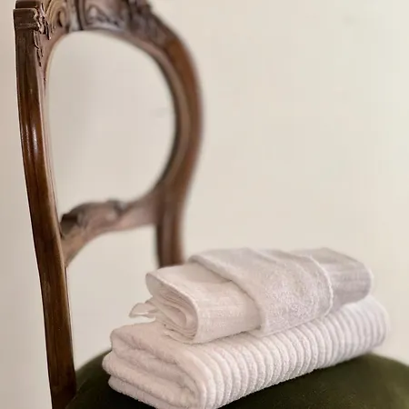 Lady's Apartment *