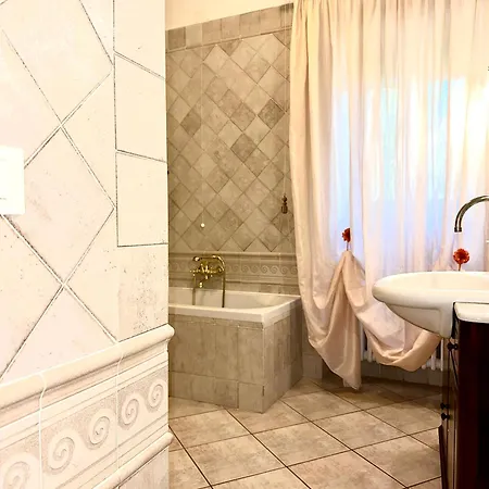 Lady's Apartment